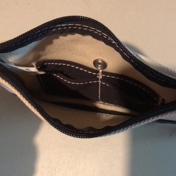 Lands’ End Wristlet - Picture 5 of 6